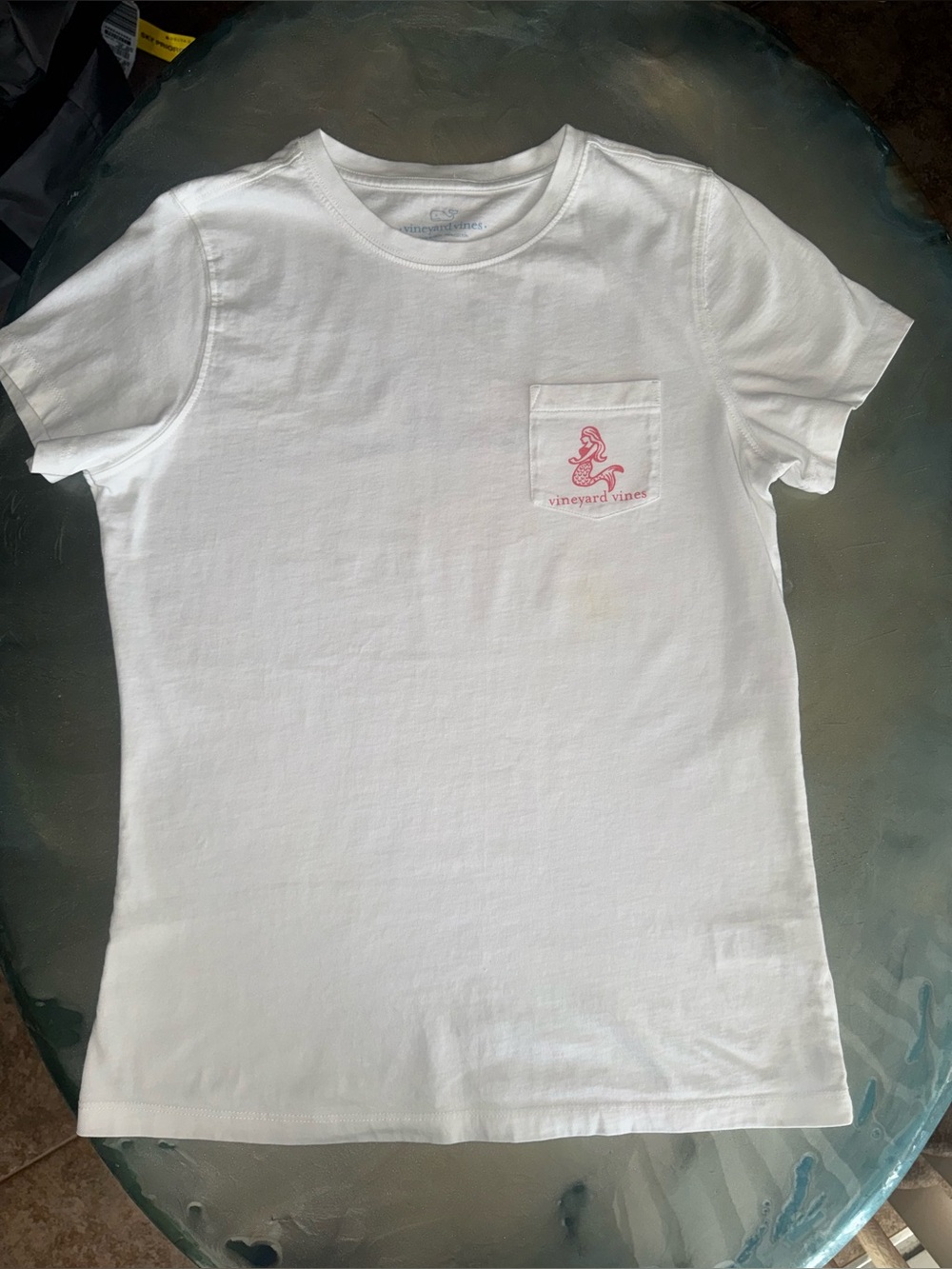 Vineyard Vines Women’s White SS pocket tee- with mermaid detail - Picture 2 of 4